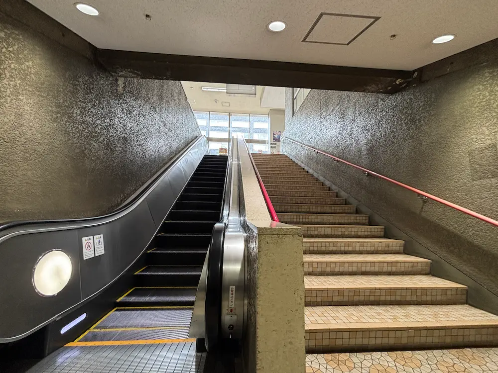 地下鉄バスセンター前駅・大通駅より徒歩1分の心療内科・精神科・睡眠外来 30年以上精神医療に従事してきた女性医師による診療